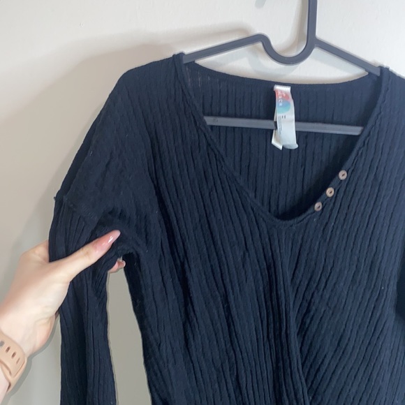 Free People Tops - 🦋Free People Beach Black Ribbed Button Top!